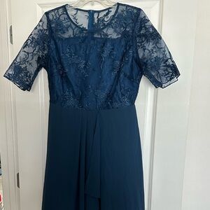 JULY SALE!!! NWOT - Navy dress with lace bodice and sleeves size Large